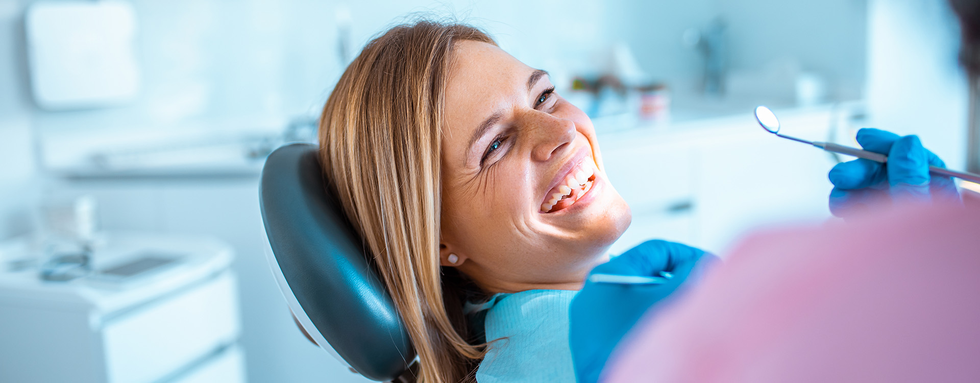 Zahnarzt Rheinfelden: von Zahnentfernung bis Zahnimplantate